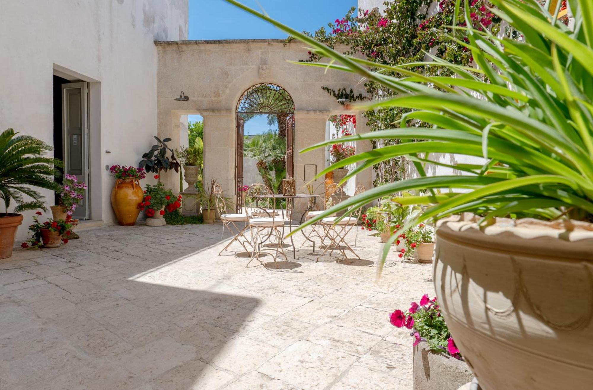 Palazzo Angelica - Luxury Retreat Otranto Bed and Breakfast Giurdignano Eksteriør billede