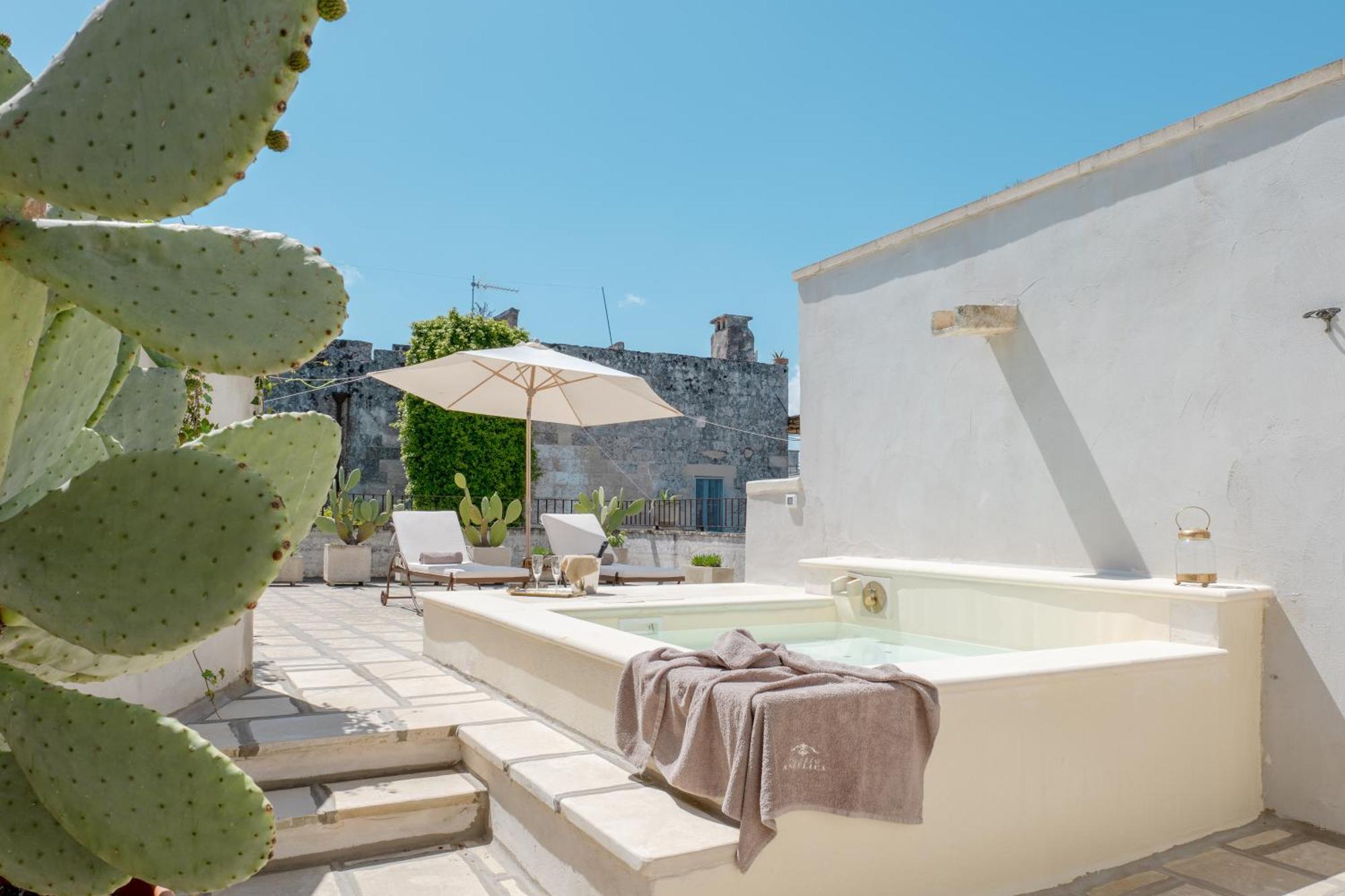 Palazzo Angelica - Luxury Retreat Otranto Bed and Breakfast Giurdignano Eksteriør billede